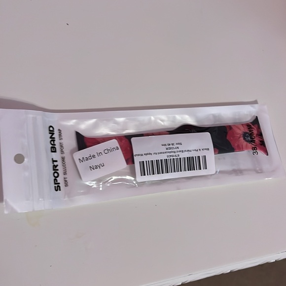 Floral Apple Watch band - Picture 3 of 3